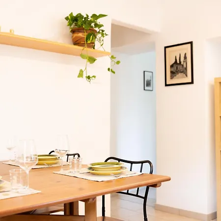 I Madona Διαμέρισμα *